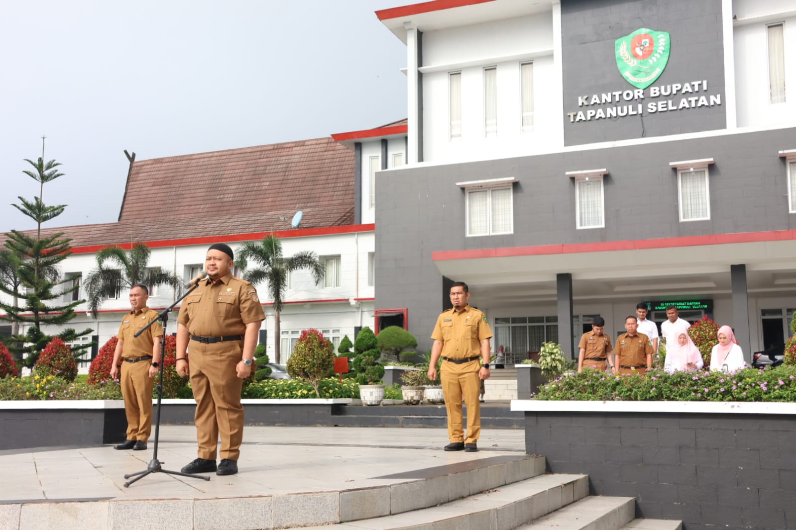 Usai Cuti Lebaran, Bupati Tapsel Pimpin Apel Gabungan