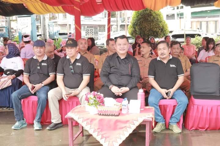 Wali Kota Sowa’a Laoli, S,E,.M.Si Menghadiri Acara Gemar Makan Ikan Oleh Dinas Perikanan Kota Gunungsitoli Bertempat di Taman Ya’ahowu