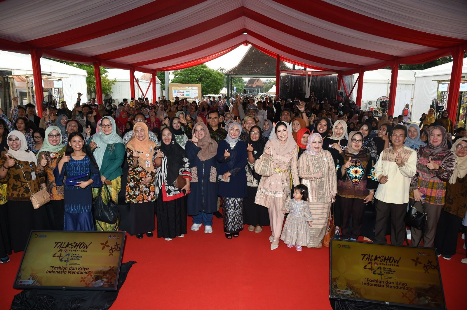 Program PKW Tekun Tenun Bersama Dekranas Hasilkan 2.284 Usahawan Muda  Produk Pelestari Budaya Indonesia