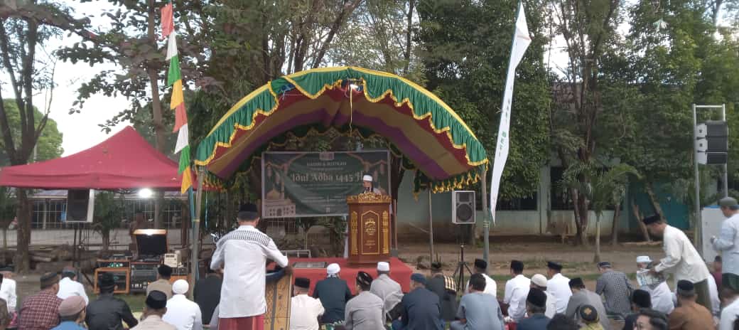 Shalat Idul Adha 1445 H di Lapangan SMA Negeri 10 Makassar, Berlangsung Khusyuk