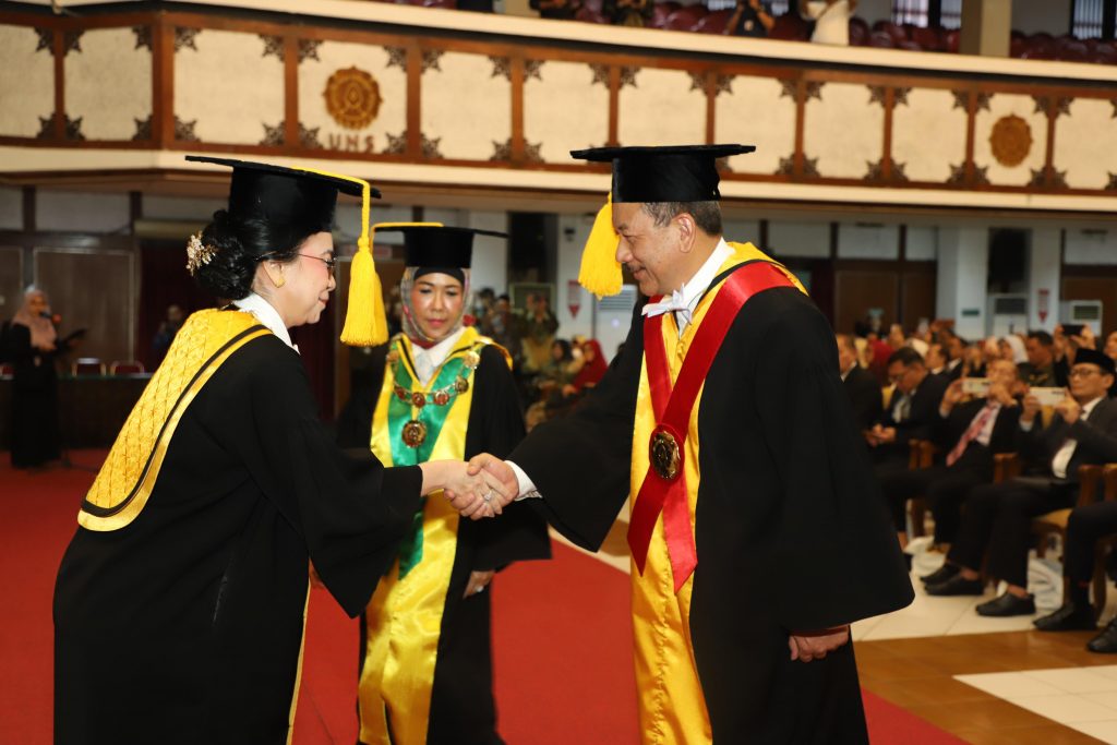 Universitas Sebelas Maret Kukuhkan JAM-Pembinaan Jadi Guru Besar Ilmu Hukum dan Pemulihan Aset